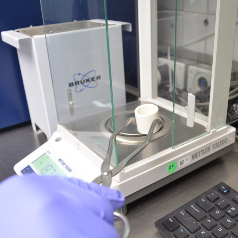 Laboratorio de Electrodos Infra, Determinación de Carbono y Azufre en Ferroaleaciones