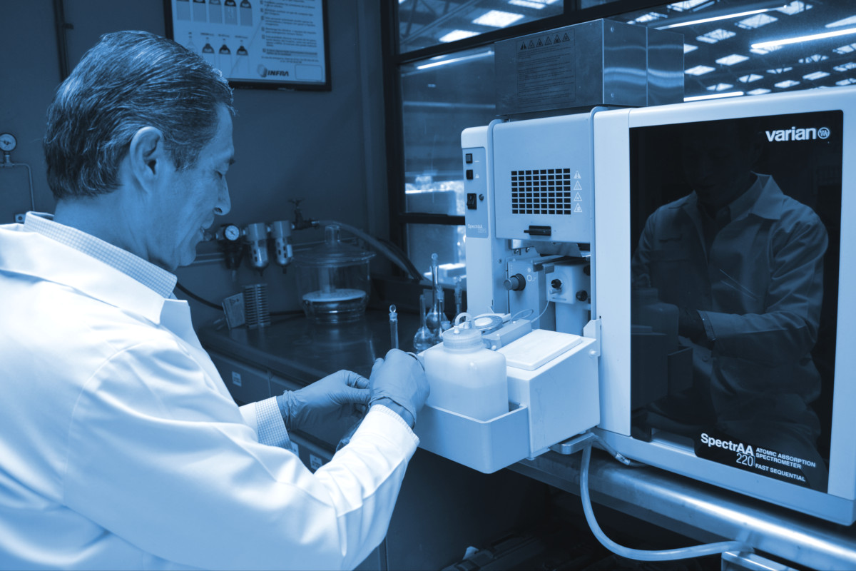 Análisis Químicos, Determinación de Carbono y Azufre en Minerales, 